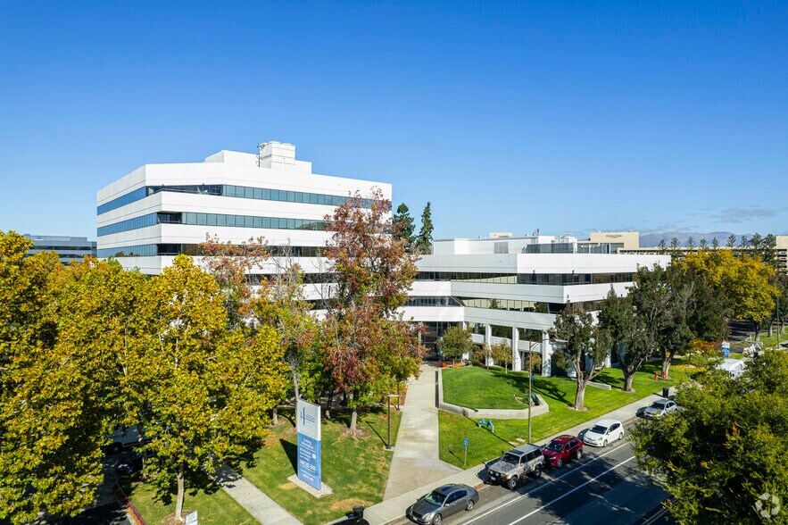 More Photos Of 2001 Gateway Pl, San Jose Office For Lease