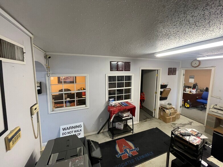 More Photos Of 1013 Bert St, La Place Warehouse For Sale