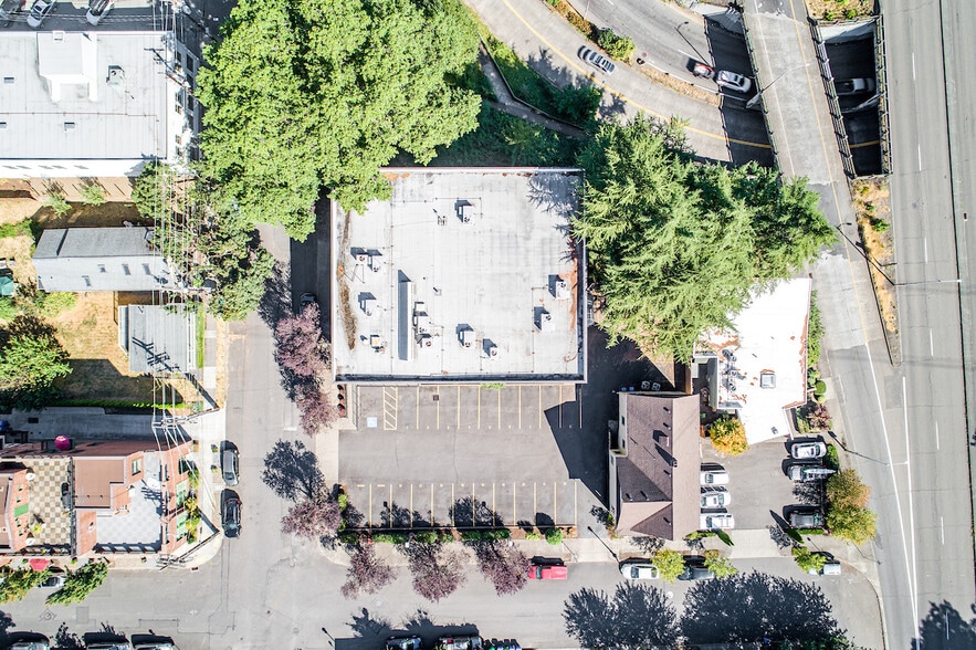 More Photos Of 3220 SW First Ave, Portland Office For Lease