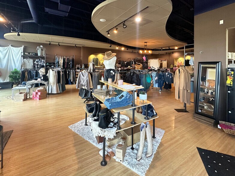 More Photos Of 1095 S Fortuna Blvd, Fortuna General Retail For Sale