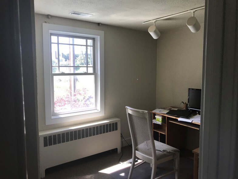 More Photos Of 10913-10921 Falls Rd, Lutherville Timonium Storefront Retail Office For Sale