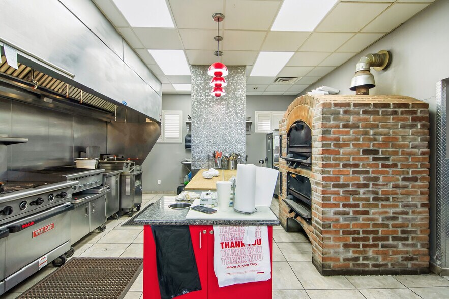 More Photos Of 7 Honey Springs Loop, Brumley Service Station For Sale