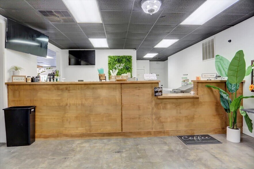 More Photos Of 140 W Orange St, Shippensburg Storefront For Sale