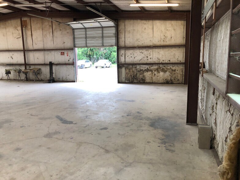 More Photos Of 124 Industrial Dr, Boerne Service For Lease