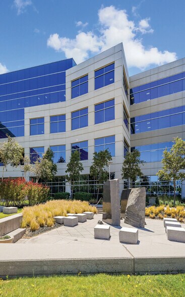 More Photos Of 331 Oyster Point Blvd, South San Francisco Office For Lease