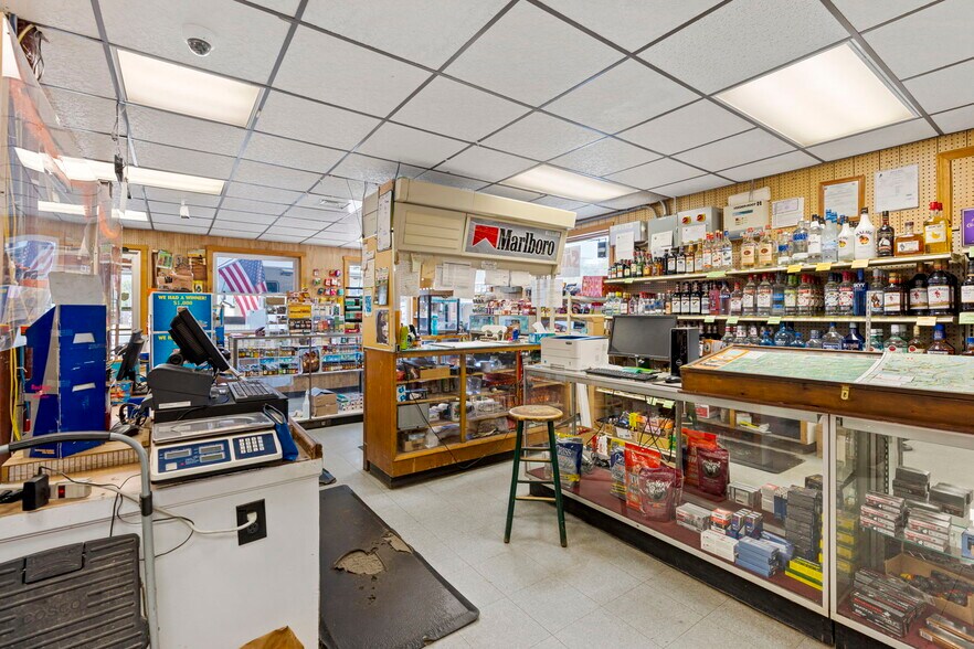 More Photos Of 409 Main St, Bingham Convenience Store For Sale