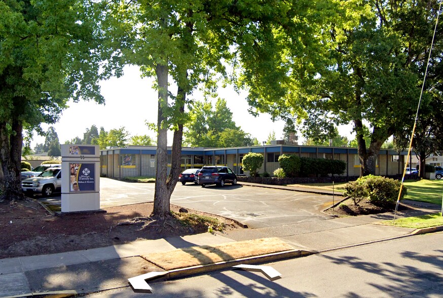 1621-1651 Centennial Blvd  