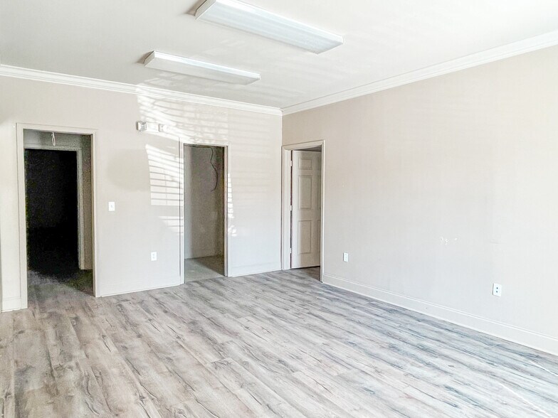 More Photos Of 108 Business Park Dr, Denham Springs Medical For Lease