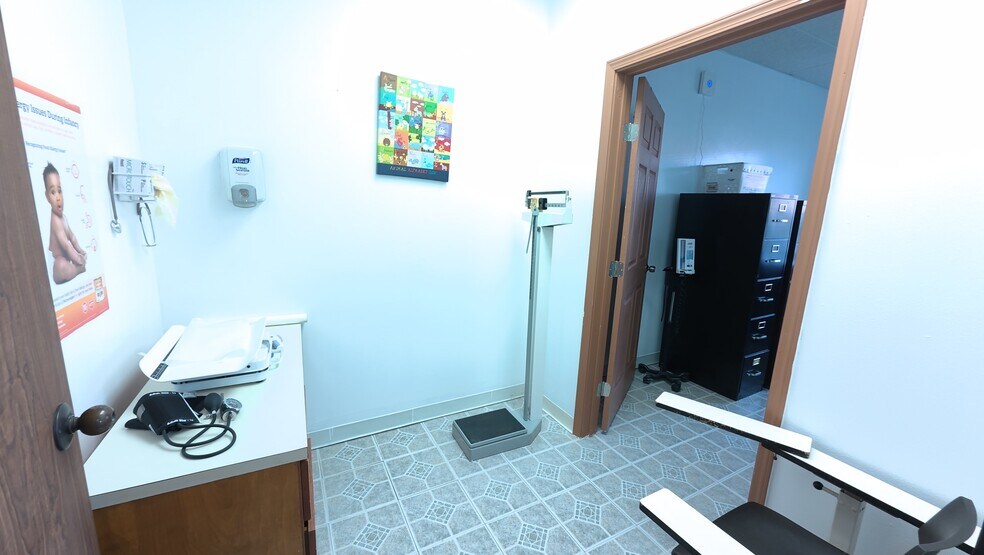 More Photos Of 926 14th St N, Texas City Medical For Sale