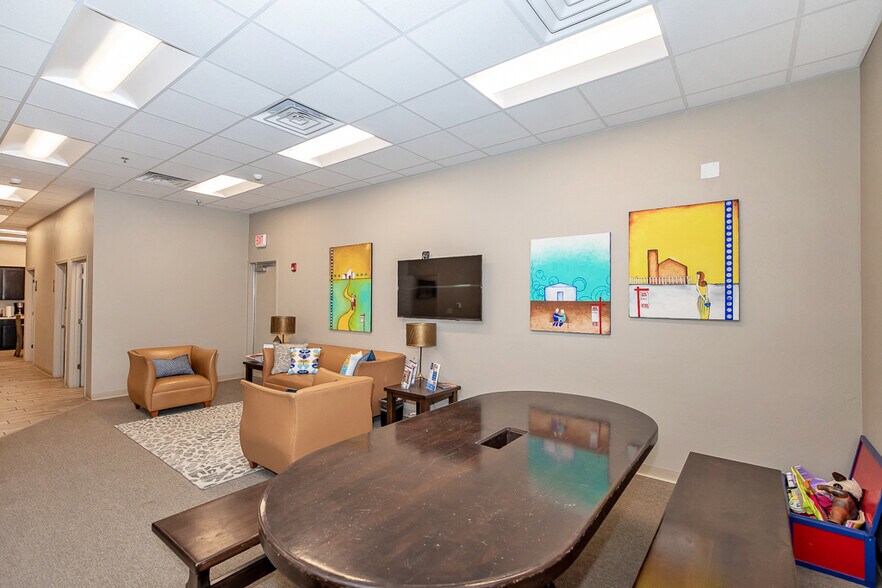 More Photos Of 11375 S Fortuna Rd, Yuma Storefront Retail Office For Sale