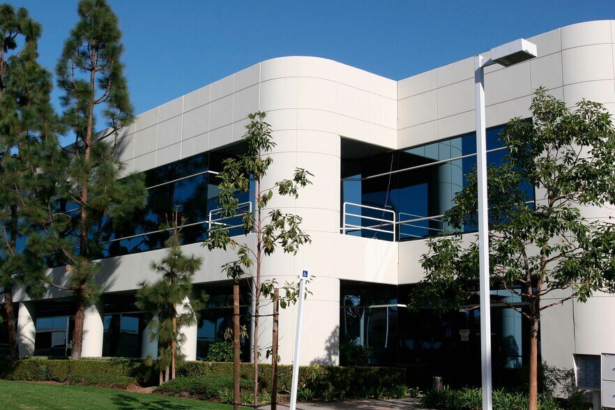 More Photos Of 213 Technology Dr, Irvine Unknown For Lease