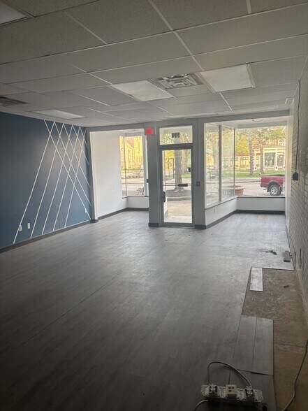 More Photos Of 140-148 Middle Ave, Elyria Office For Lease