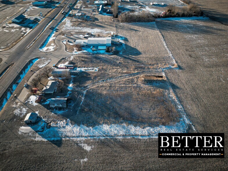 More Photos Of 3120 S Lincoln Ave, York Showroom For Sale