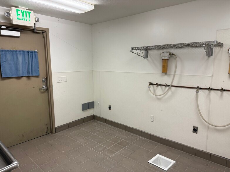 More Photos Of 107 W Pacheco Blvd, Los Banos Restaurant For Sale