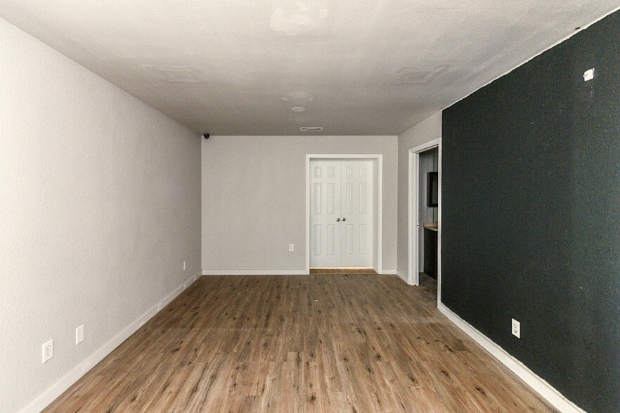 More Photos Of 1262 Eastgate Rd, Midlothian Warehouse For Sale