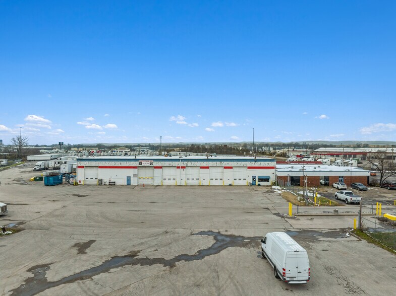 More Photos Of 1800 Progress Way, Jeffersonville Service For Lease