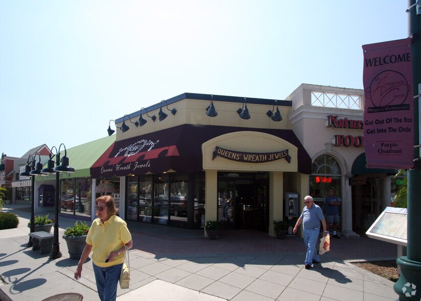 More Photos Of 382 Saint Armands Cir, Sarasota Storefront For Lease