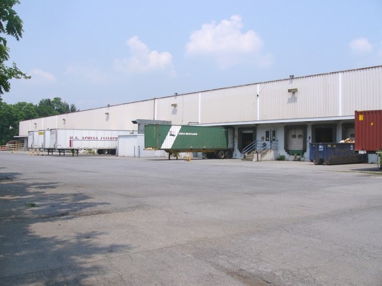More Photos Of 115 Brand Ave, Salem Warehouse For Sale