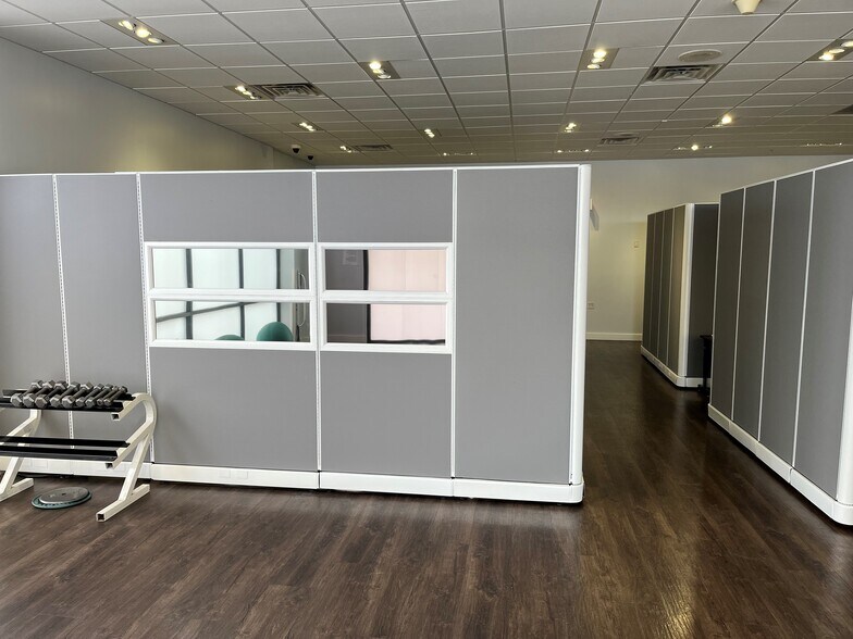 More Photos Of 5819 Gulf Fwy, Houston Freestanding For Lease