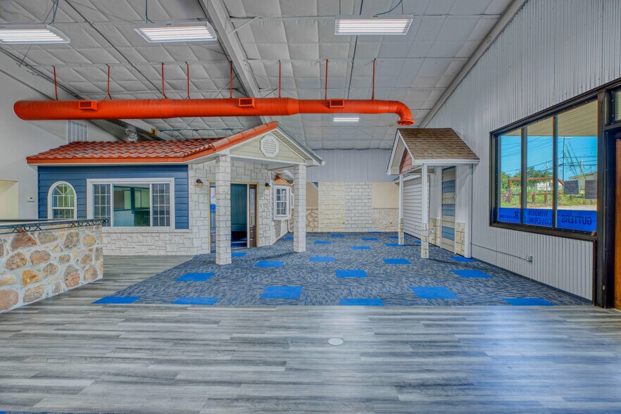 More Photos Of 5238 Evers Rd, San Antonio Warehouse For Sale