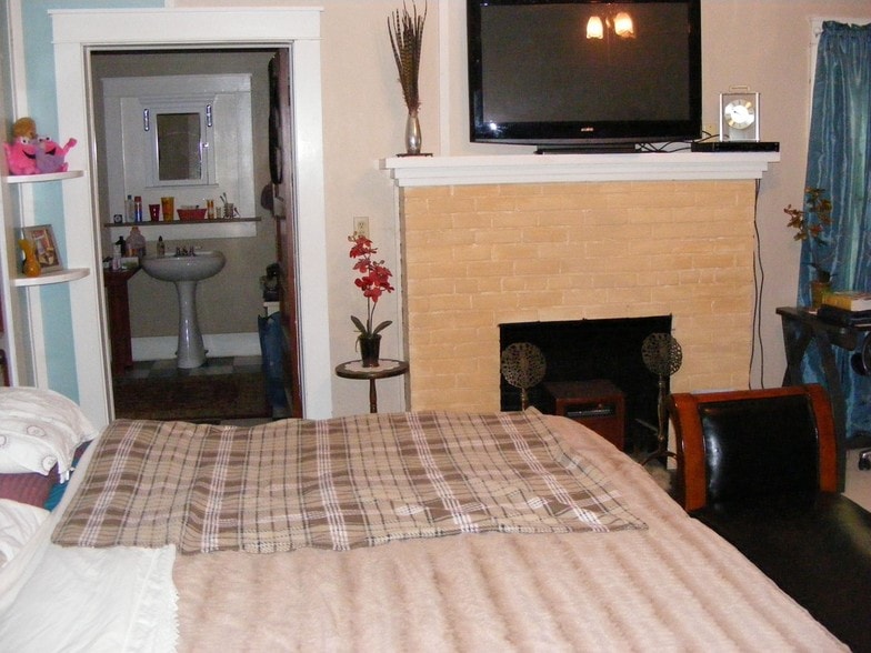 More Photos Of 306 W Aspen Ave, Crosbyton Hotel For Sale