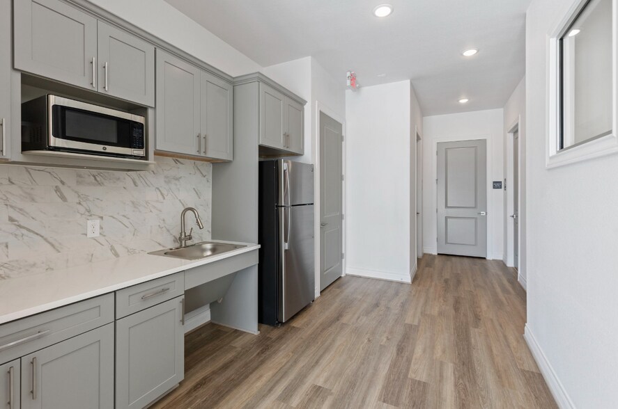 More Photos Of 19023 Stuebner Airline Rd, Spring Office For Sale