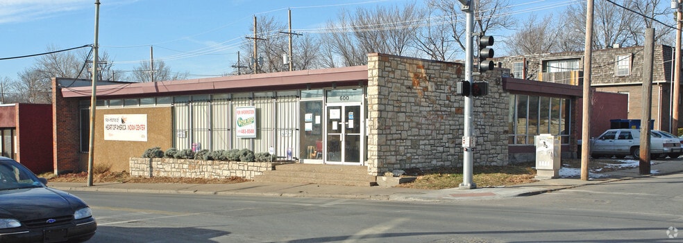 More Photos Of 600 W 39th St, Kansas City Office For Sale