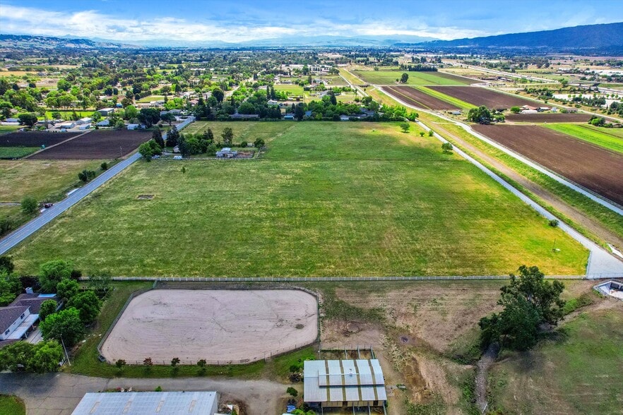 More Photos Of 12385 Columbet ave, San Martin Land For Lease