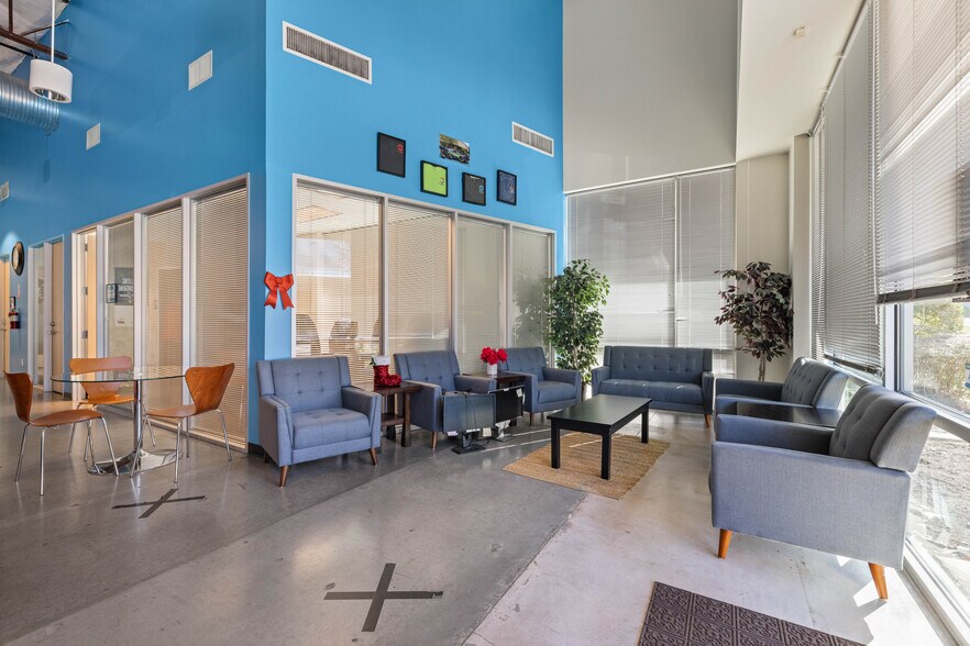 More Photos Of 9300 United Dr, Austin Unknown For Lease