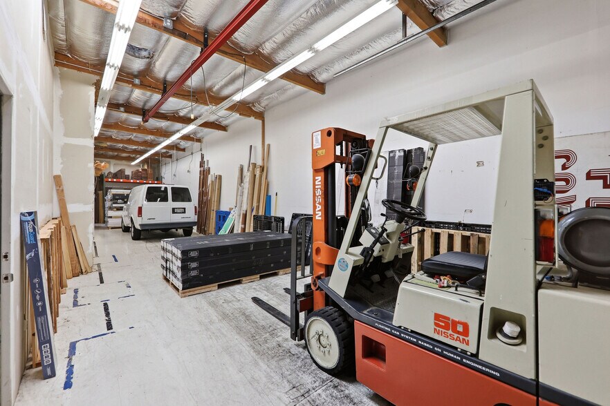 More Photos Of 100 N Hill Dr, Brisbane Light Manufacturing For Sale