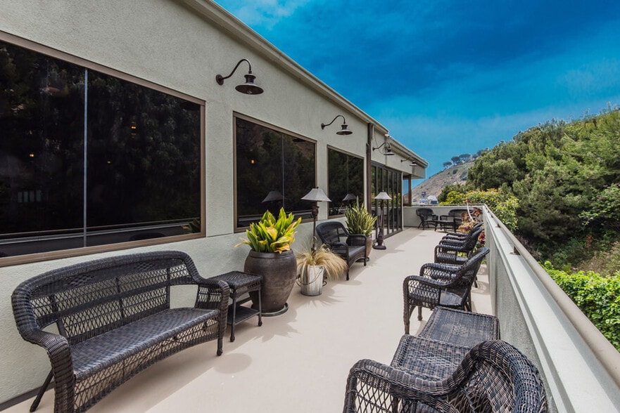 More Photos Of 22917 Pacific Coast Hwy, Malibu Office For Lease