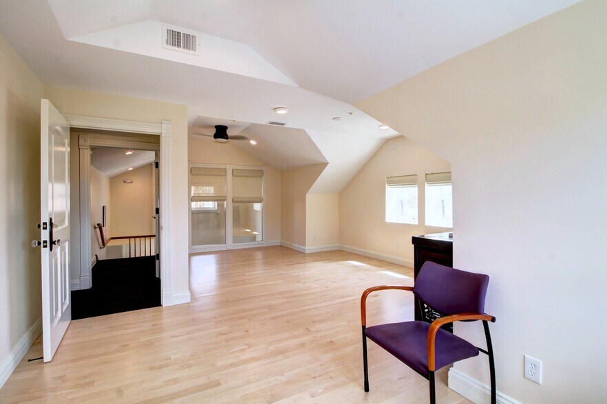 More Photos Of 3011 Broadway St, Boulder Office For Sale