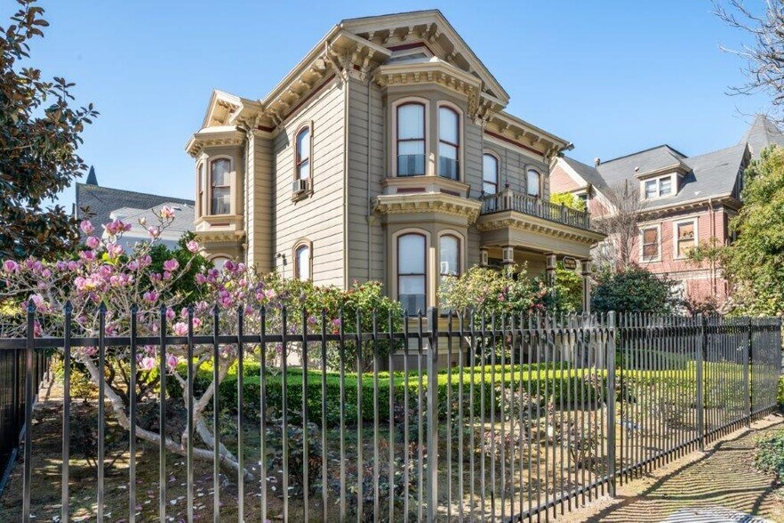 More Photos Of 653 11th St, Oakland Loft Creative Space For Sale