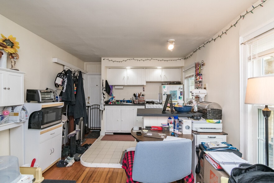 More Photos Of 81 Bridge St, Northampton Multifamily For Sale