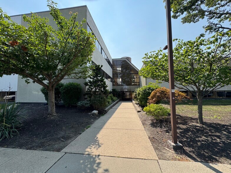 More Photos Of 1806 State Route 35, Oakhurst Office For Lease
