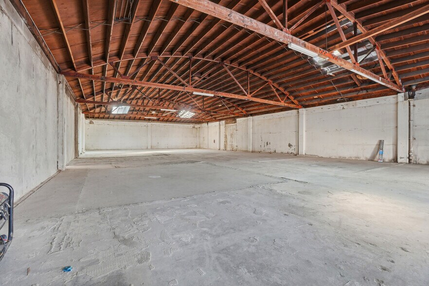More Photos Of 1450 Wallace Ave, San Francisco Warehouse For Sale