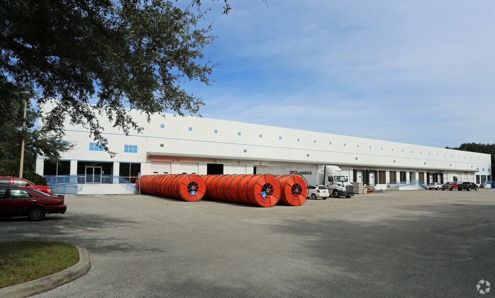 More Photos Of 5206 W Eagle Trail Dr, Tampa Warehouse For Lease
