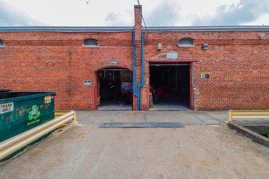 More Photos Of 827 Douglas Ave, Portsmouth Warehouse For Lease