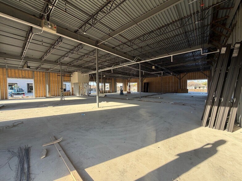 More Photos Of 1012 Municipal Dr, Leander Storefront For Sale