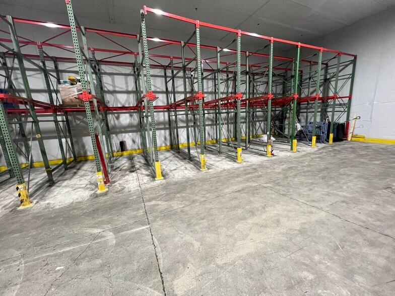 More Photos Of 9601-9667 NW 33rd St, Miami Service For Lease