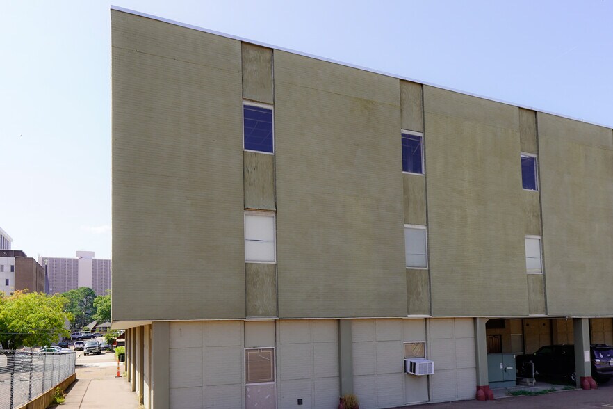 More Photos Of 222 N President St, Jackson Office Residential For Sale