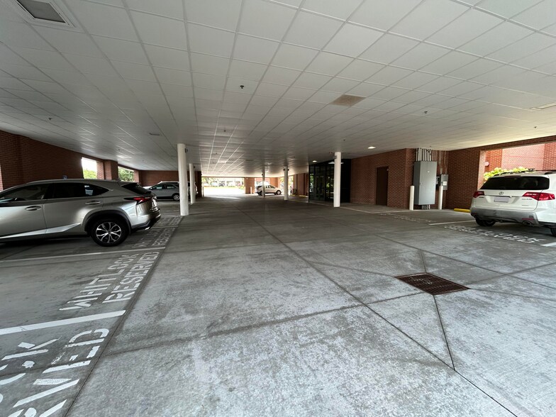 More Photos Of 3271 E Battlefield St, Springfield Office For Lease