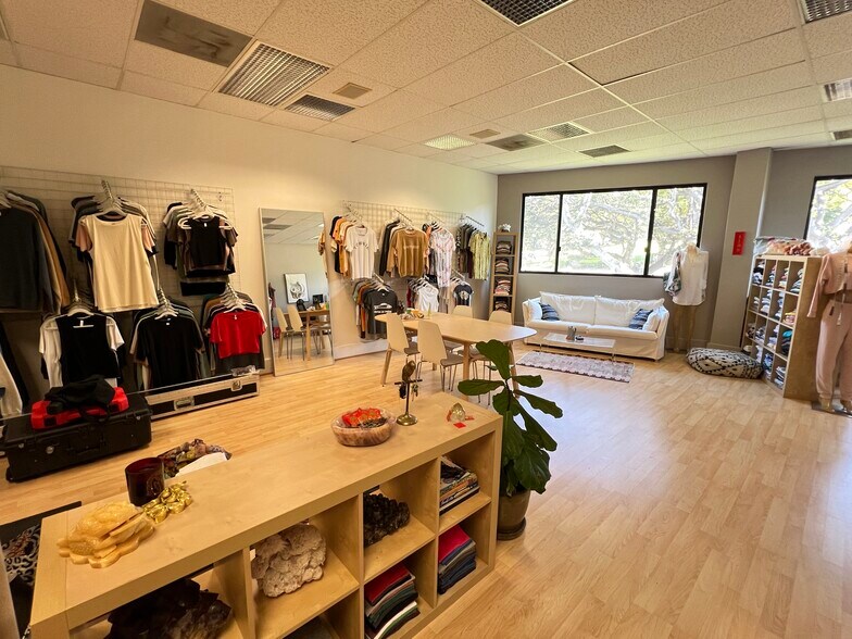 More Photos Of 3160 Waialae Ave, Honolulu Loft Creative Space For Sale