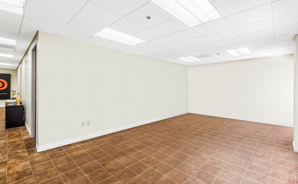 More Photos Of 1382 Valencia Ave, Tustin Research And Development For Lease
