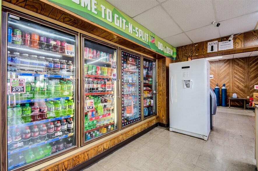 More Photos Of 1705 SW Frank Phillips Blvd, Bartlesville Service Station For Sale