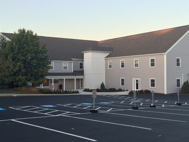 More Photos Of 23 Stiles Rd, Salem Medical For Sale