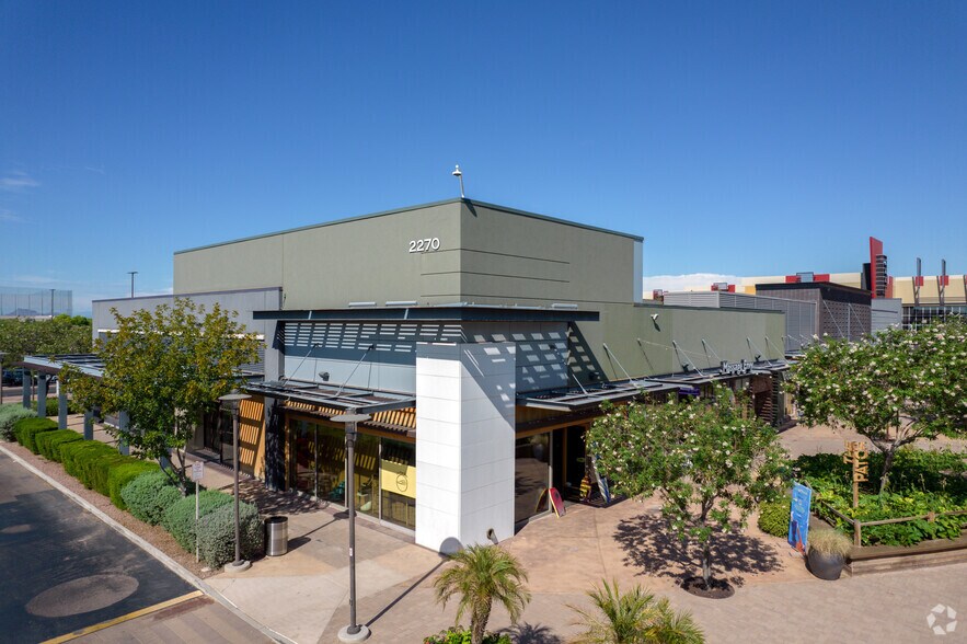 More Photos Of 2716-2810 S Market St, Gilbert Unknown For Lease