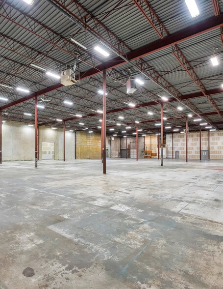 More Photos Of 2550 Boundary Rd, Burnaby Unknown For Lease
