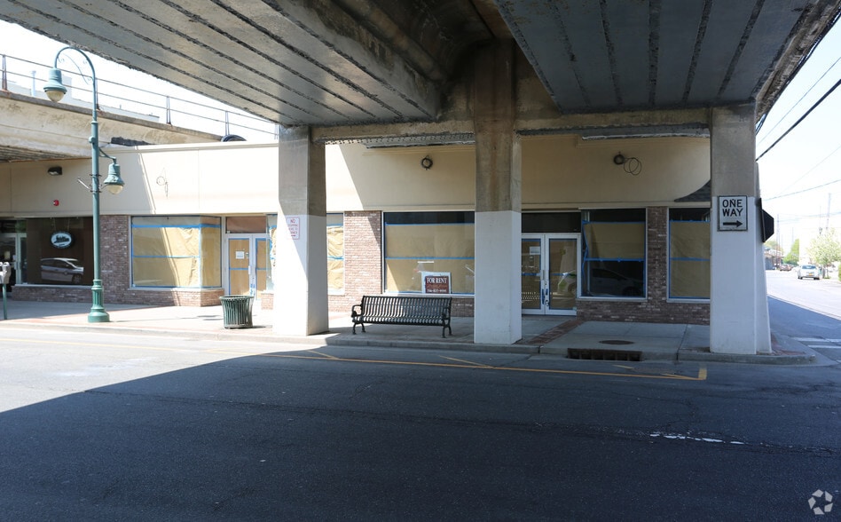 Primary Photo Of 45 Atlantic Ave, Lynbrook Freestanding For Lease
