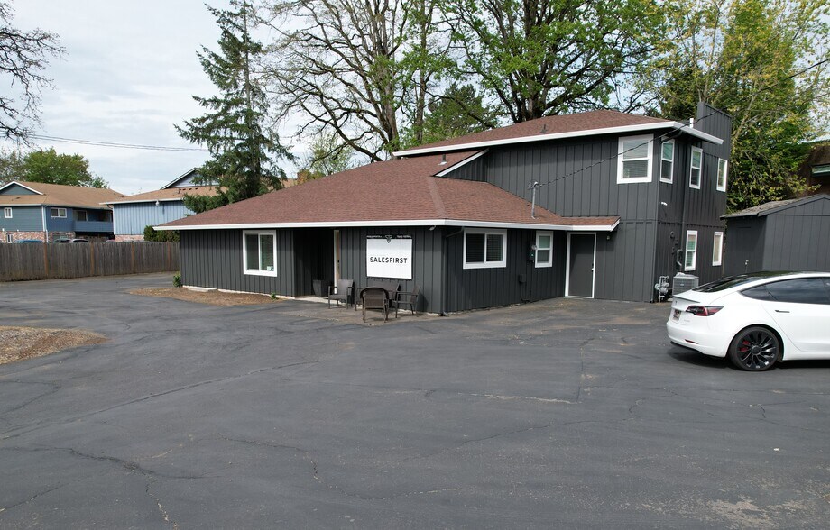 Primary Photo Of 12555 SW Hall Blvd, Tigard Office For Sale